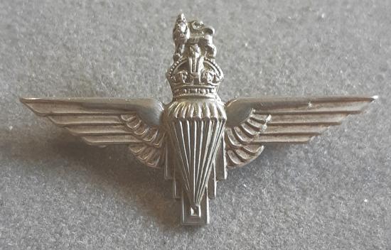 BRITISH Pre 1953 PARACHUTE REGIMENT Silver Plated Collar/Sweetheart Badge
