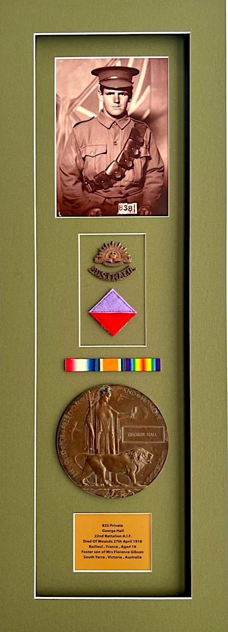WW1 AUSTRALIAN MEMORIAL PLAQUE TO PTE. G. HALL