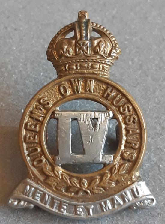 BRITISH - IV Queen's Own Hussars K/C Bi-Metal Collar Badge