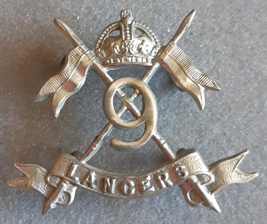 BRITISH - 9th Lancers K/C White Metal Collar Badge