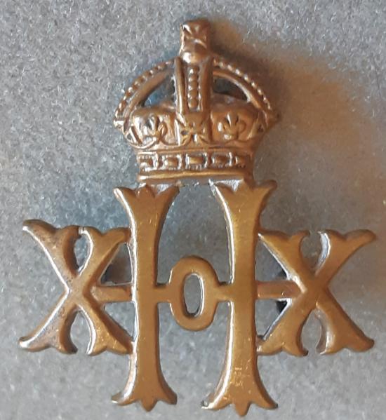 BRITISH - 20th Hussars Gilding Metal Collar Badge K/C