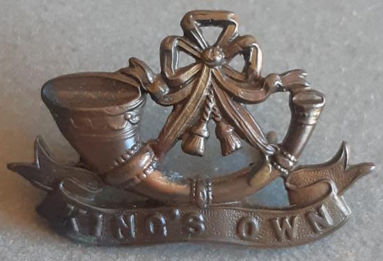 BRITISH - King's Own Yorkshire Light Infantry (1881-87) G/M Collar Badge (Churchill 1391)