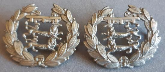 BRITISH - 1st Vol Battalion -The Royal Leicestershire Regt Pair White Metal Collar Badges (Churchill 542)