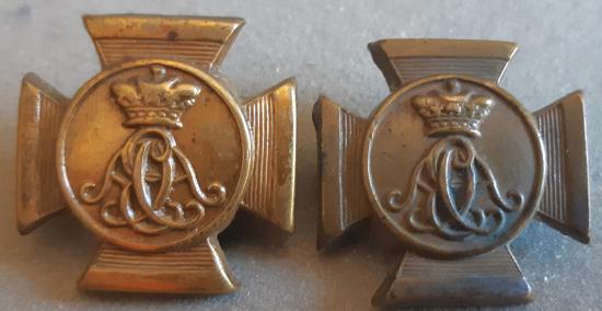 BRITISH - The Wiltshire Regiment Pair Gilding Metal Collar Badges (Churchill 1502)