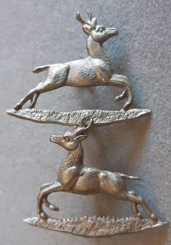 BRITISH - The 6th (Inniskilling) Dragoons Pair White Metal Collar Badges