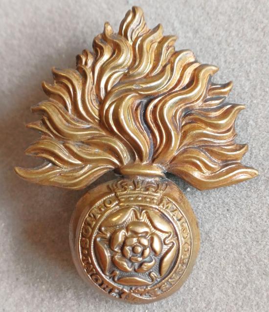 BRITISH - Royal Fusiliers (City of London Regiment) QVC Grenade Badge