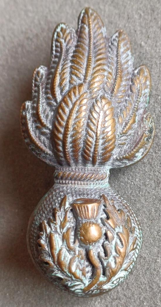 BRITISH - The Royal Scots Fusiliers Bronze Left Collar Badge (Churchill 605)