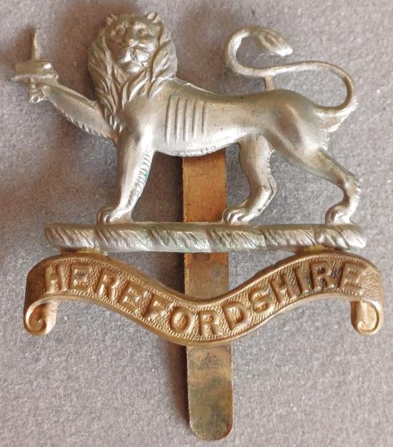 BRITISH - The Herefordshire Regt. Bi-Metal Hat Badge (KK 1794)