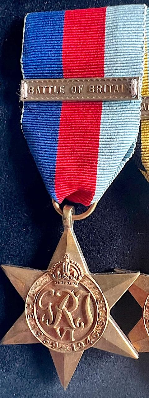 WW2 RAF BATTLE OF BRITAIN FIGHTER PILOT GROUPING TO FT. LT. BRIAN CONSIDINE - ONE OF THE NINE BATTLE OF BRITAIN IRISH VOLUNTEERS